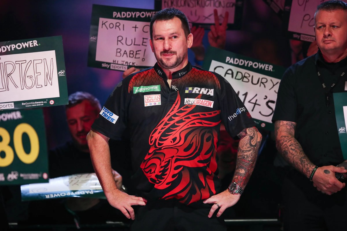 JONNY CLAYTON'S UNMATCHED CONSISTENCY DOMINATES PREMIER LEAGUE DARTS SEASON