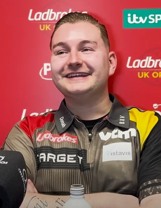 VAN VEEN VOICES TOUR CARD FEAR FOR VAN DEN BERGH AHEAD OF FLANDERS DARTS TROPHY