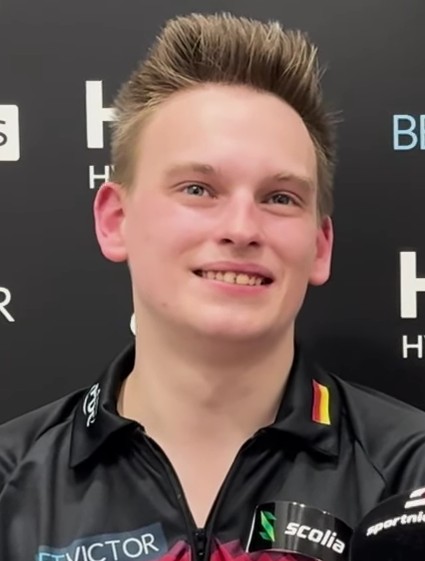“I AM HERE” – EMOTIONAL PIETRECZKO FIGHTS BACK TEARS AFTER INTERNATIONAL DARTS OPEN WIN