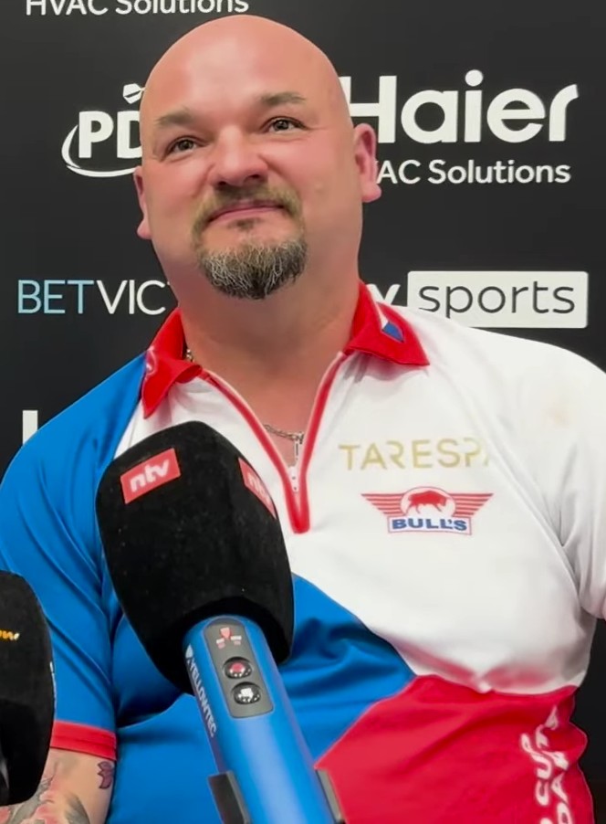 HUYBRECHTS KEEPS FEET ON GROUND AFTER CRUCIAL WIN OVER SEDLACEK IN GRAZ