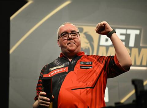 STEPHEN BUNTING FIRES BACK AT SOCIAL MEDIA CRITICS AFTER BELFAST PREMIER LEAGUE TRIUMPH