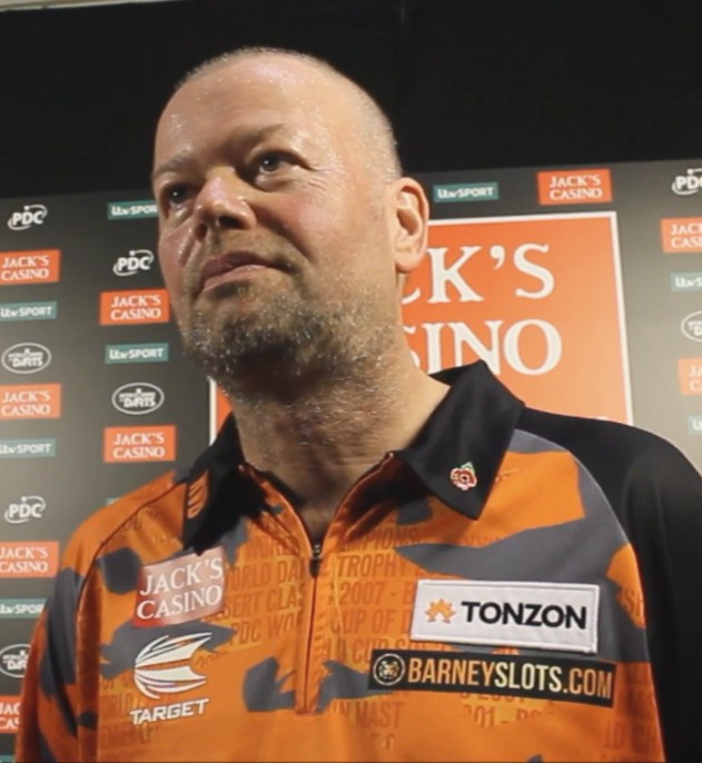 “BARNEY COMES IN, TAPS ME ON THE SHOULDER” – KENNY REVEALS VAN BARNEVELD CONFRONTATION BEFORE CRUCIAL WORLDS CLASH