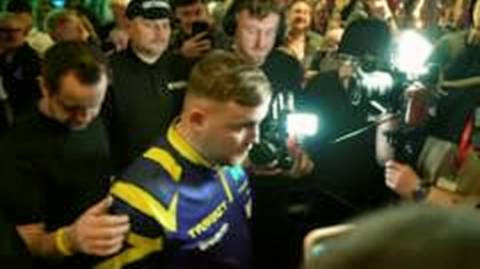 WORLD CHAMPION LUKE LITTLER SURPRISES PUB REGULARS IN LICHFIELD FOR DARTS CHALLENGE