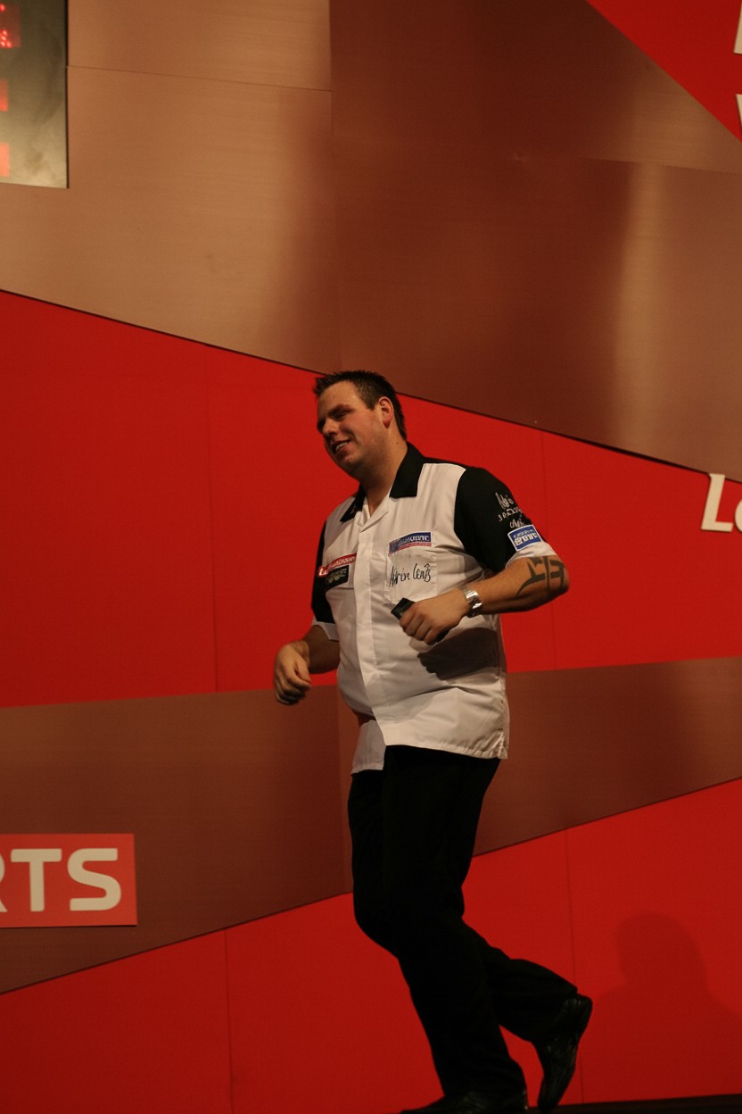 ADRIAN LEWIS PLOTTING PDC COMEBACK AFTER PHYSICAL AND MENTAL REFRESH